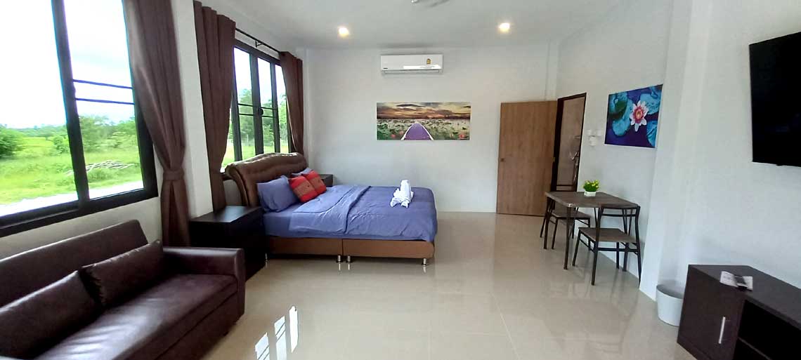 Comfortable accommodation at Talay Bua Daeng